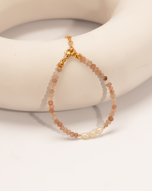 The Sunlit Shore Agate & Pearl Bracelet
