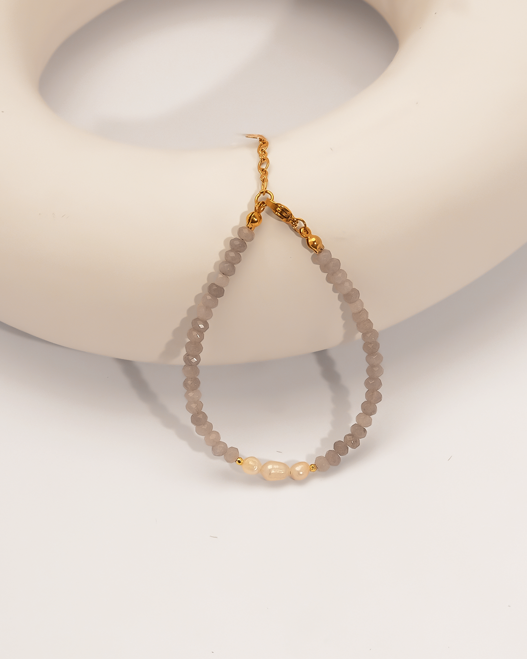 The Dusk Mist Agate & Pearl Bracelet